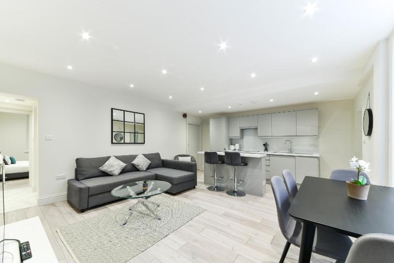 Chic Apartment by Hyde Park — забронировать отель в Лондоне