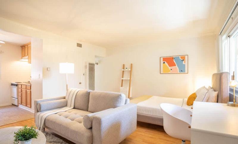 Bright, comfortable Studio with fast WiFi — отель в Лос-Анджелесе, Соединенные Штаты Америки