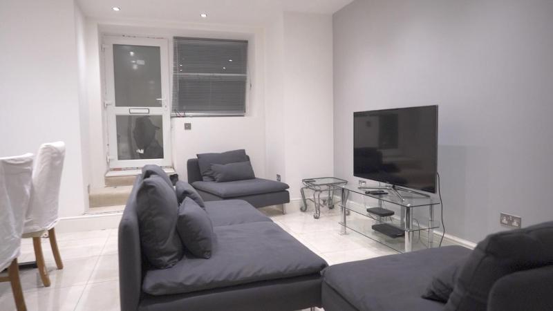 Brand New 3 Bedroom Flat In the heart of London — комфортный отель в Лондоне