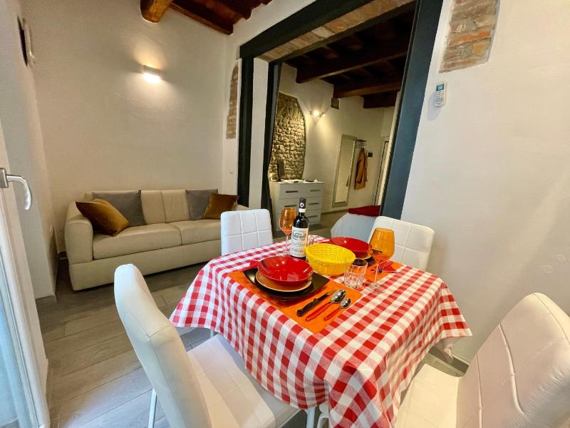 Roberto's Apartment. Firenze Piazza Santa Croce. — забронировать отель в Флоренции