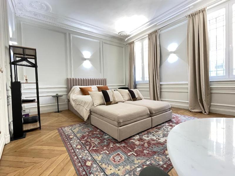Cozy Studio Champs Elysee Arc de Triomphe 1 — отель с удобным расположением в Париже