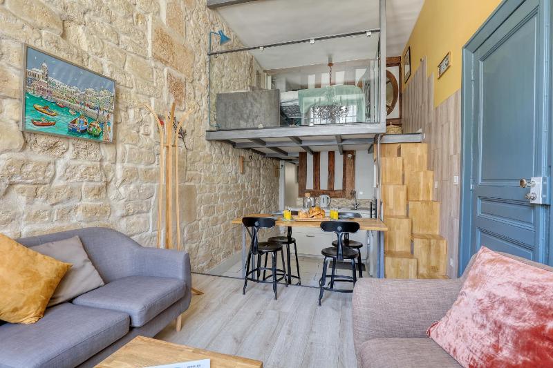 Unique Parisian Loft at the Classy St Germain — отель с удобным расположением в Париже