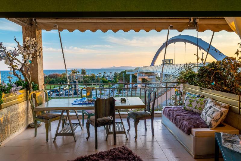 Alimos - Sea View Apartment — отель в Афины, Греция