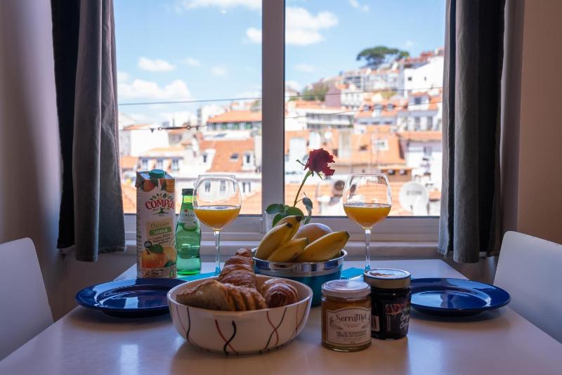 Great apt in historical city center — забронировать отель в Лиссабоне