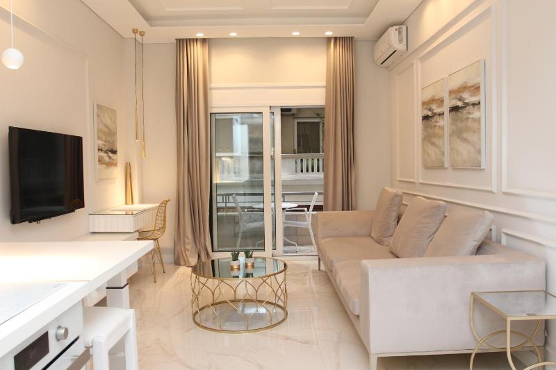 Adri & Marg luxury living — забронировать отель в Афины