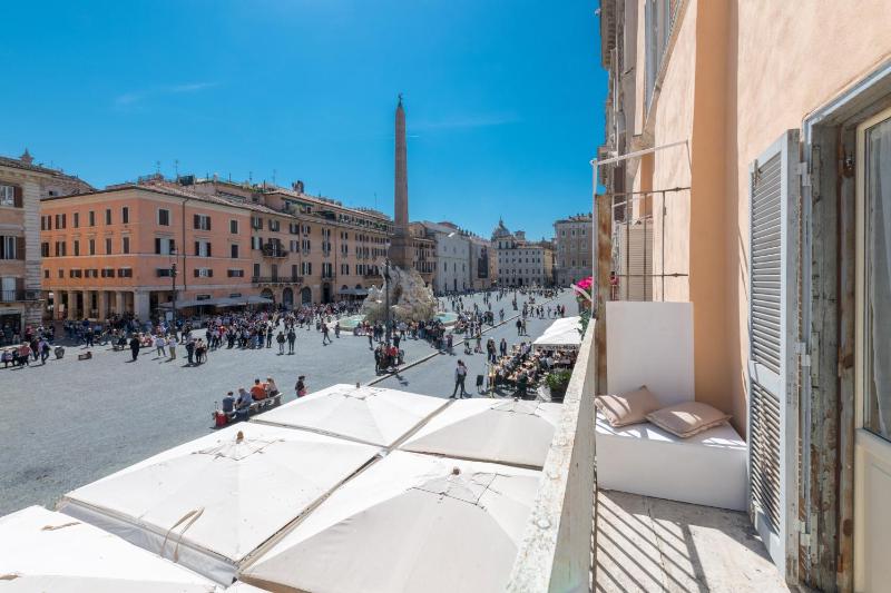 NEW! Amazing Piazza Navona View — отель с удобствами в Риме