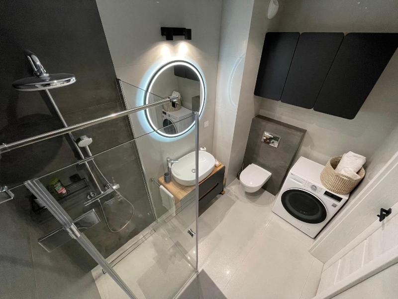 NEWPORT Industrial Apartment — отель с удобствами в Варшаве