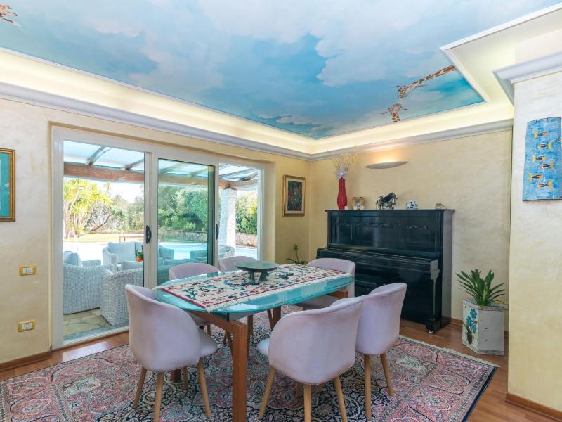 Villa Surphinia a Bari Sardo - Lussuosa Villa con Piscina