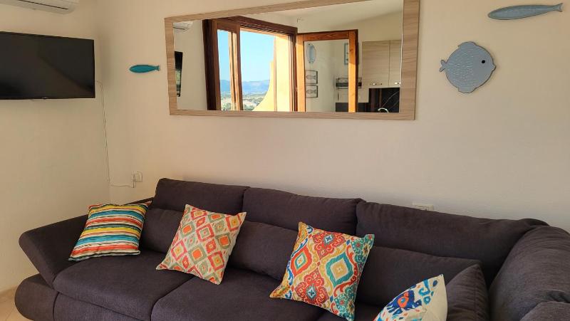 F&F Apartment a Badesi - Lussuoso appartamento con piscina
