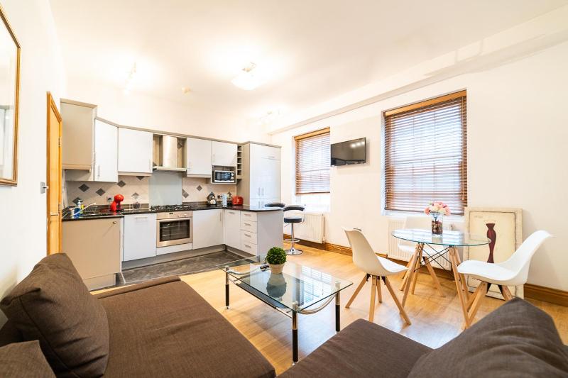 [St.Paul's Cathedral] Modern Apartment City of London — отель с удобствами в Лондоне