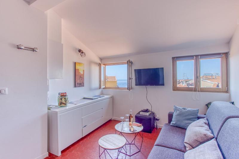Gilly 4 - EXCEPTIONAL 2BEDS, SEA VIEW, MODERN,A/C, OLD TOWN — отель с удобствами в Николь