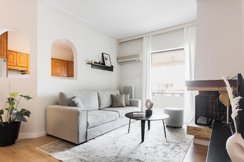 Signature 2BR Apartment in Marousi by UPSTREET — забронировать отель в Афины