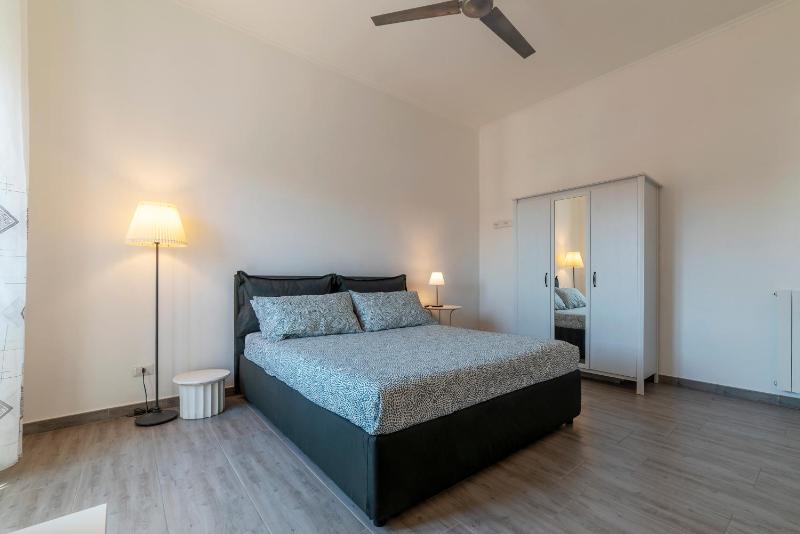 San Lorenzo Functional Flat — отель с удобствами в Риме