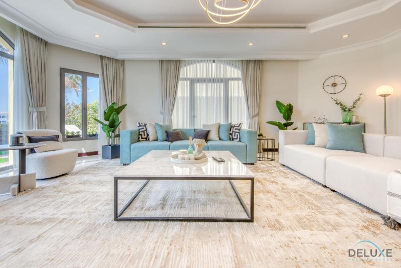 Glamorous 5BR Villa with Assistant Room and Private Pool in Frond C Palm Jumeirah by Deluxe Holiday Homes — отель с удобствами в Дубае