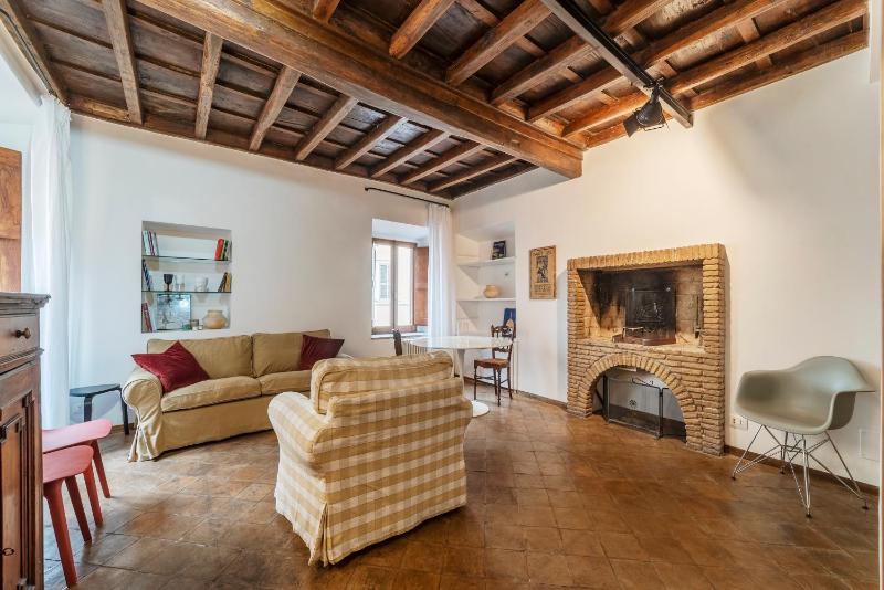 Colosseo & Fori imperiali Wooden Flat — отель с удобным расположением в Риме