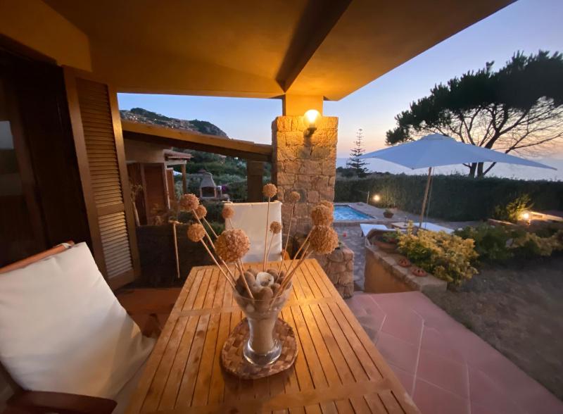 Villa Alice a Costa Paradiso - Lussuosa Oasi con Idromassaggio