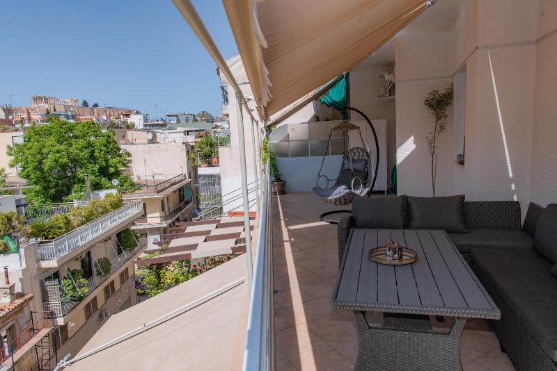 Pnyka Apartment 3 — комфортный отель в Афины