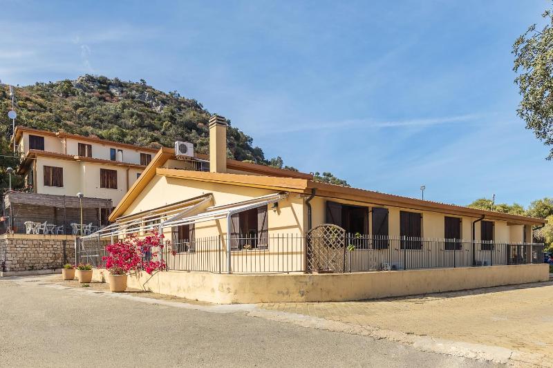 Ostello Bellavista a Santa Maria Navarrese - Economico con vista panoramica