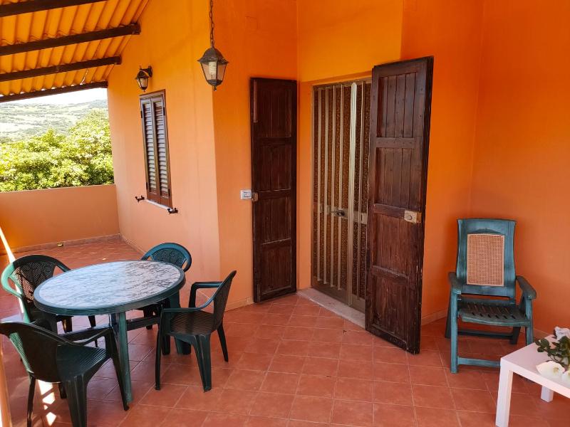 Villa dei Ginepri a Badesi - Oasi con giardino