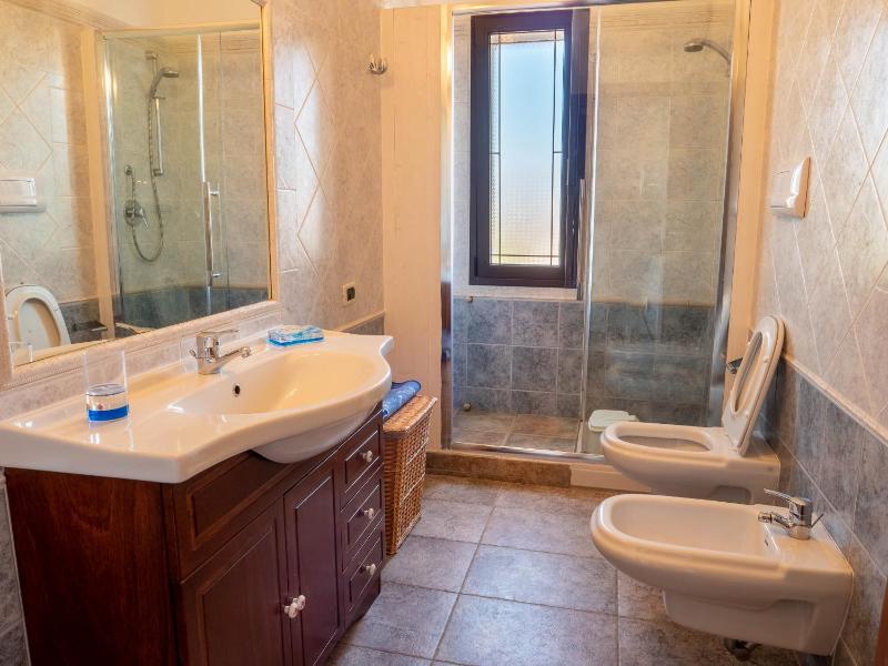 Casa Vacanze a Tanaunella - Ampia Veranda Vicino Mare