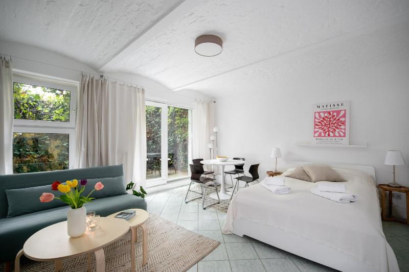 City Hideaway with Terrace — отзывы гостей и цены