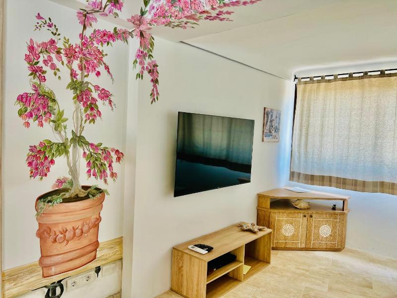 Villa Ibiscus a Cannigione - Oasi con piscina e vista