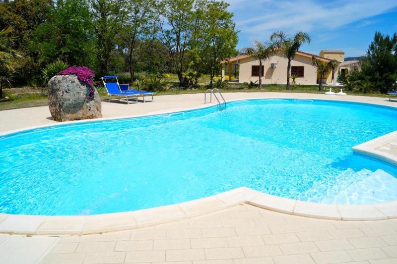 Rocce Bianche ad Arbus - Affascinante Agriturismo Rustico