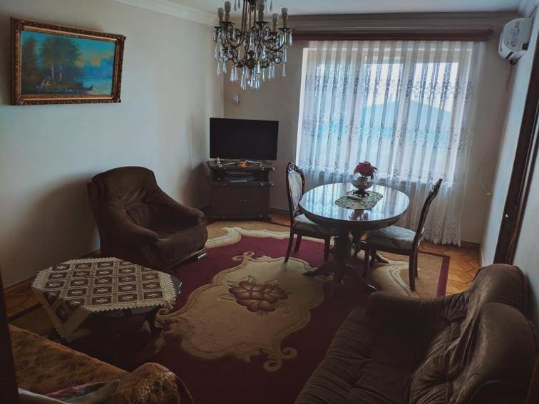 Giorgis home — забронировать отель в Батуми