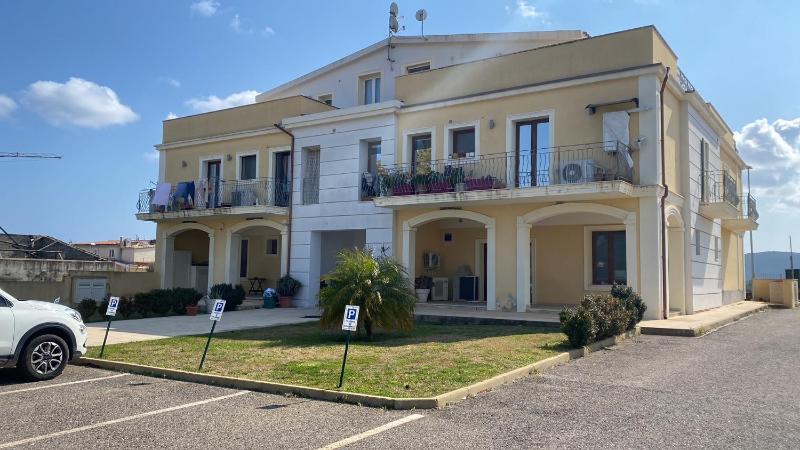 Appartamento Residenziale a Budoni - Comodo con Balcone