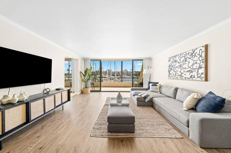 HEAVENLY SUNSET MARINA VIEW 3BD/2BH IN MDR/VENICE — забронировать отель в Лос-Анджелесе