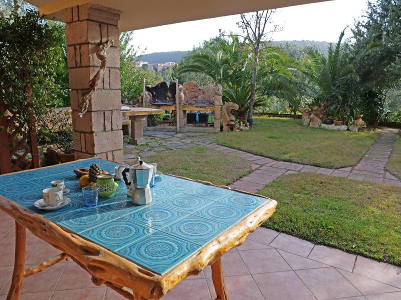 Casa Vacanze a Tanaunella - Ampia Veranda Vicino Mare