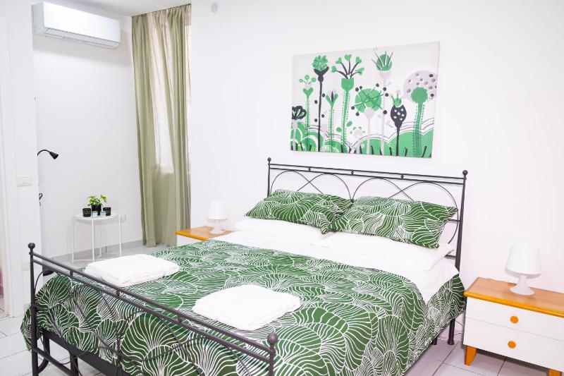 Цены на Le Dimore di Emilia - Casa Bea в Неаполе