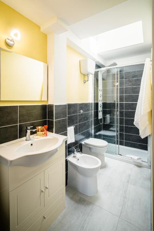 Monsuite Relais a Monserrato - Lussuosa Suite con Spa