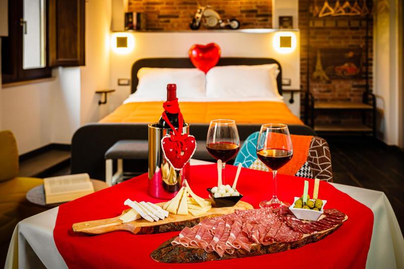 Monsuite Relais a Monserrato - Lussuosa Suite con Spa