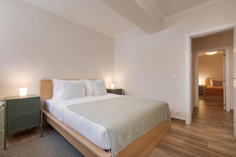 Central Gem III- Apartment in Trendy Neighborhood — отель с удобствами в Лиссабоне