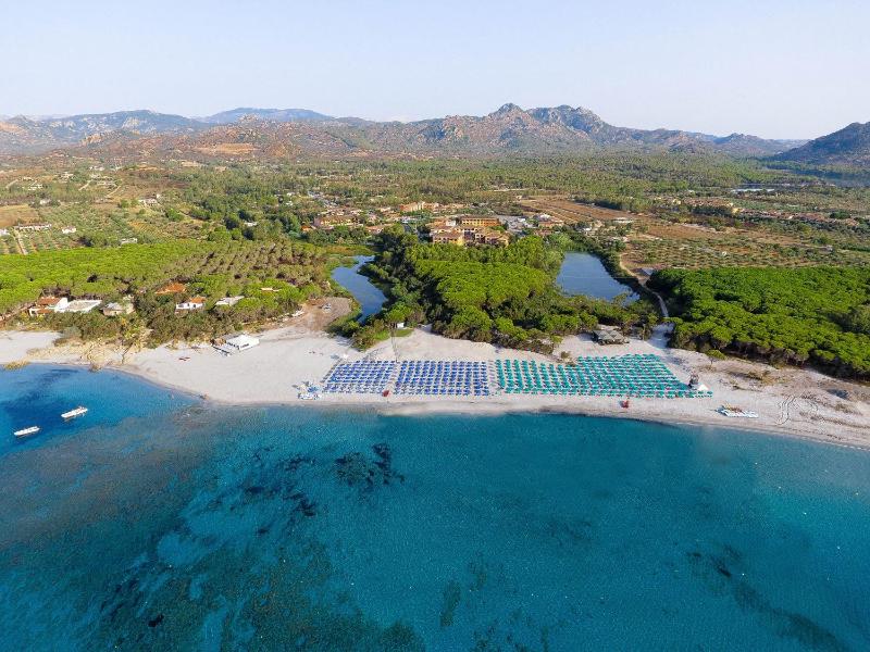 Club Hotel Torre Moresca a Capo Ginepro - Oasi fronte mare
