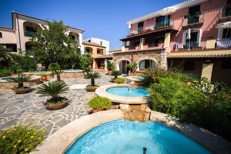 Club Hotel Torre Moresca a Capo Ginepro - Oasi fronte mare