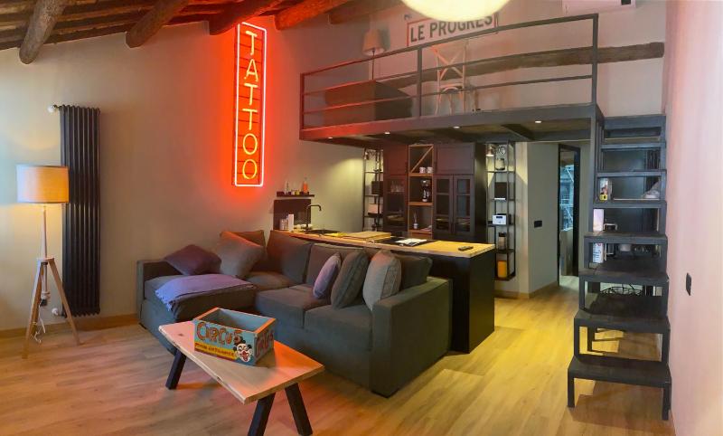 The Place - amazing loft in the heart of Rome — отель с удобным расположением в Риме