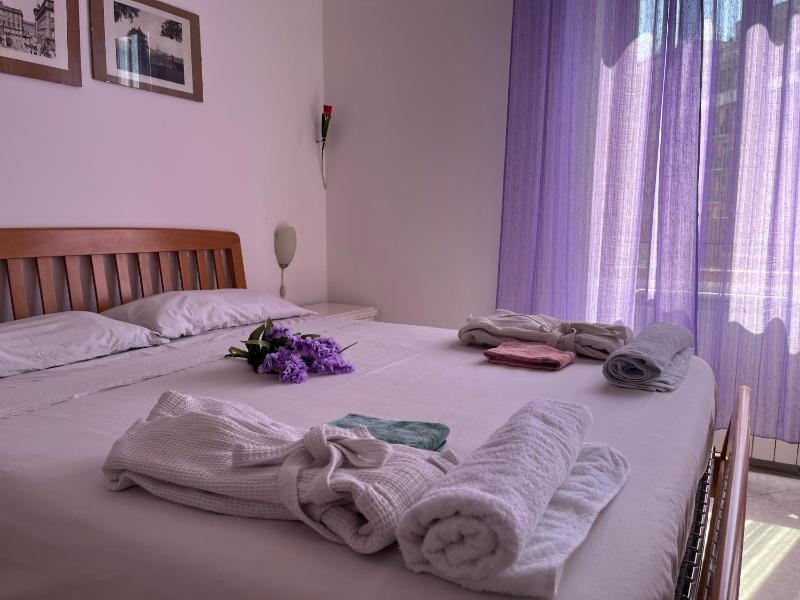 Цены на Peaceful family apartment, near metro в Риме