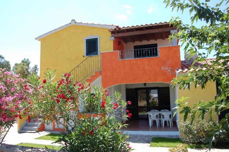 Via Costantino a Budoni - Tranquilli appartamenti con BBQ