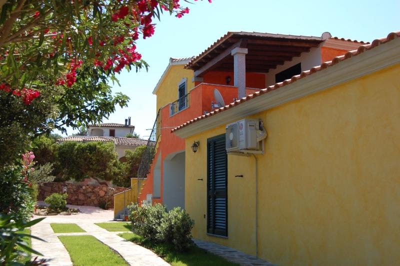 Via Costantino a Budoni - Tranquilli appartamenti con BBQ