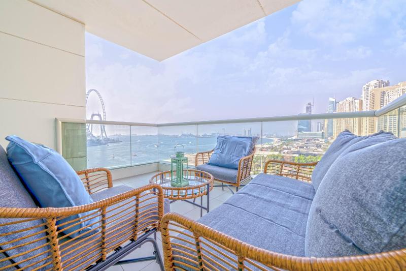 ALH Vacay - Amazing 2 BR in Jumeirah Beach Residences — отель с удобствами в Дубае
