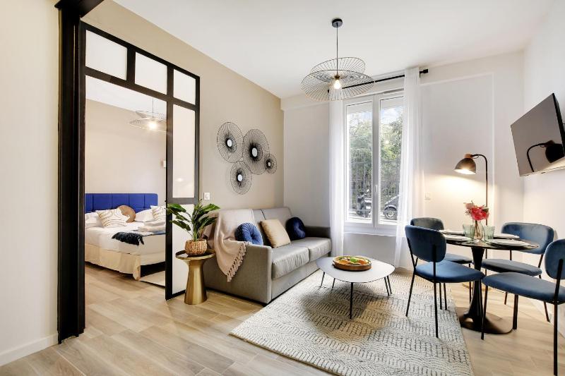CMG Buttes Chaumont 4P-1BR — отель с удобствами в Париже