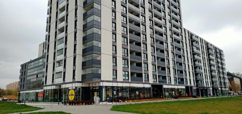Aura Sky Ostrobramska Prestige — отель с удобствами в Варшаве