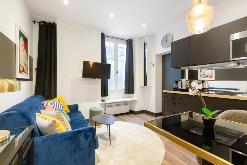 GuestReady - Magnifique Studio near Eiffel Tower — отель с удобным расположением в Париже
