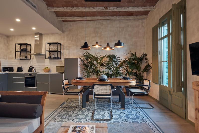MAYA - Two bedroom in Enric Granados — отель с удобствами в Барселоне