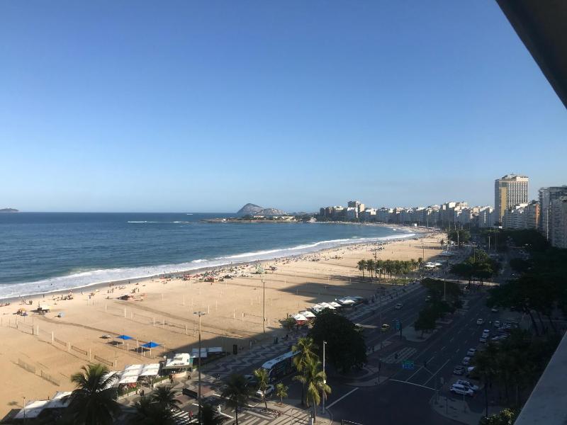 Цены на Lindo apartamento na avenida atlantica Copacabana R.J в Рио