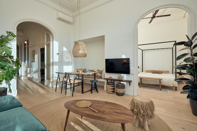 Цены на SAPO - Two bedroom in the heart of Barcelona в Барселоне