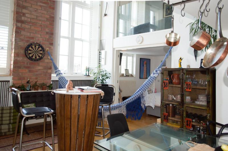 Цены на Charming Apartment in Greater London 70 m² Pets Allowed в Лондоне