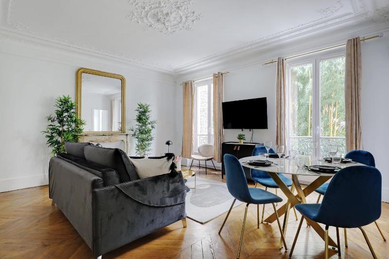 CMG - Batignolles 1G — отель с удобным расположением в Париже